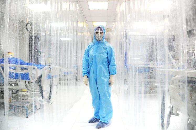 تصویر از مبارزه با کرونا در بیمارستان نفت