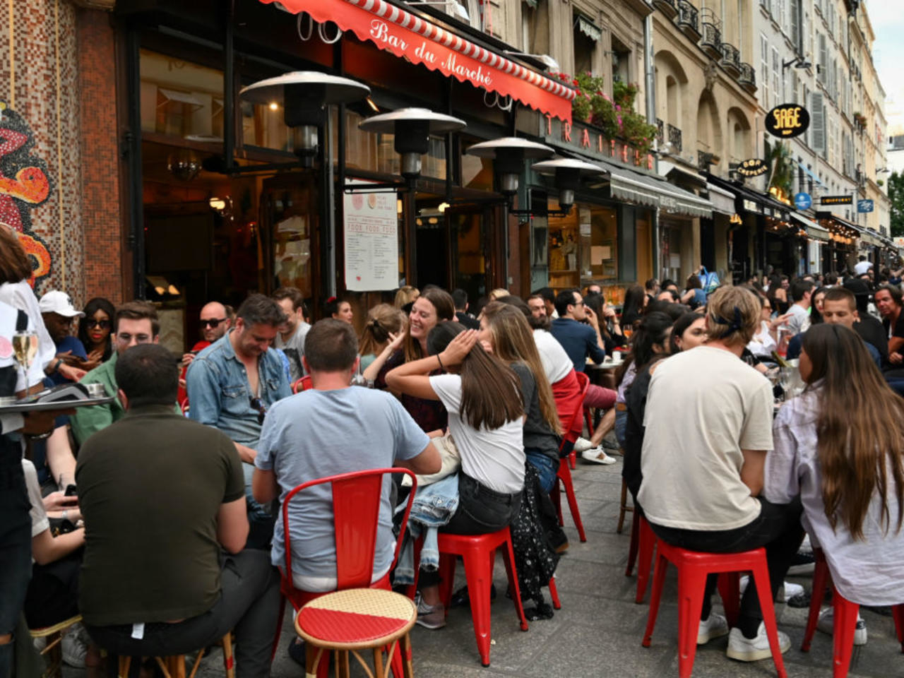تصویر از ممنوعیت استفاده از هیتر فضای باز در رستوران های پاریس