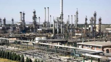 تصویر از چرا اجرای قانون توسعه صنایع پایین دستی نفت خام متوقف شد؟