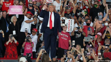 تصویر از ترامپ بدون توجه به کرونا: اگر مایلید از خانهتان بیرون بزنید، بروید بیرون!