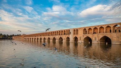 تصویر از آب از زاینده‌رود به خارج از چهارمحال وبختیاری و اصفهان منتقل می شود