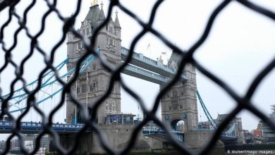 تصویر از نوع جدید ویروس کرونا ارتباط هوایی بریتانیا با اروپا را قطع کرد