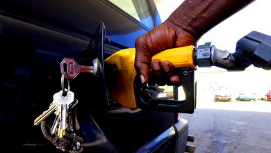 تصویر از چک یارانه در وجه تورم؟ / راه و بیراهه بازتوزیع بنزینی