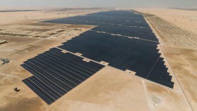 تصویر از پروژه های مزارع خورشیدی امارات: دریاچه هایی در میان شنزارها