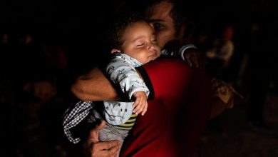 تصویر از عکس: عبور شبانه مهاجران از مرزها و ورود به خاک آمریکا