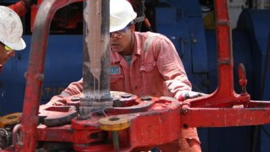 تصویر از تدبیر و امید در صنعت نفت ایران؛ از افزایش تولید تا جنگ اقتصادی