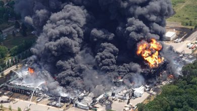 تصویر از آتش سوزی در کارخانه مواد شیمیایی ایلینوی و تخلیه مناطق اطراف