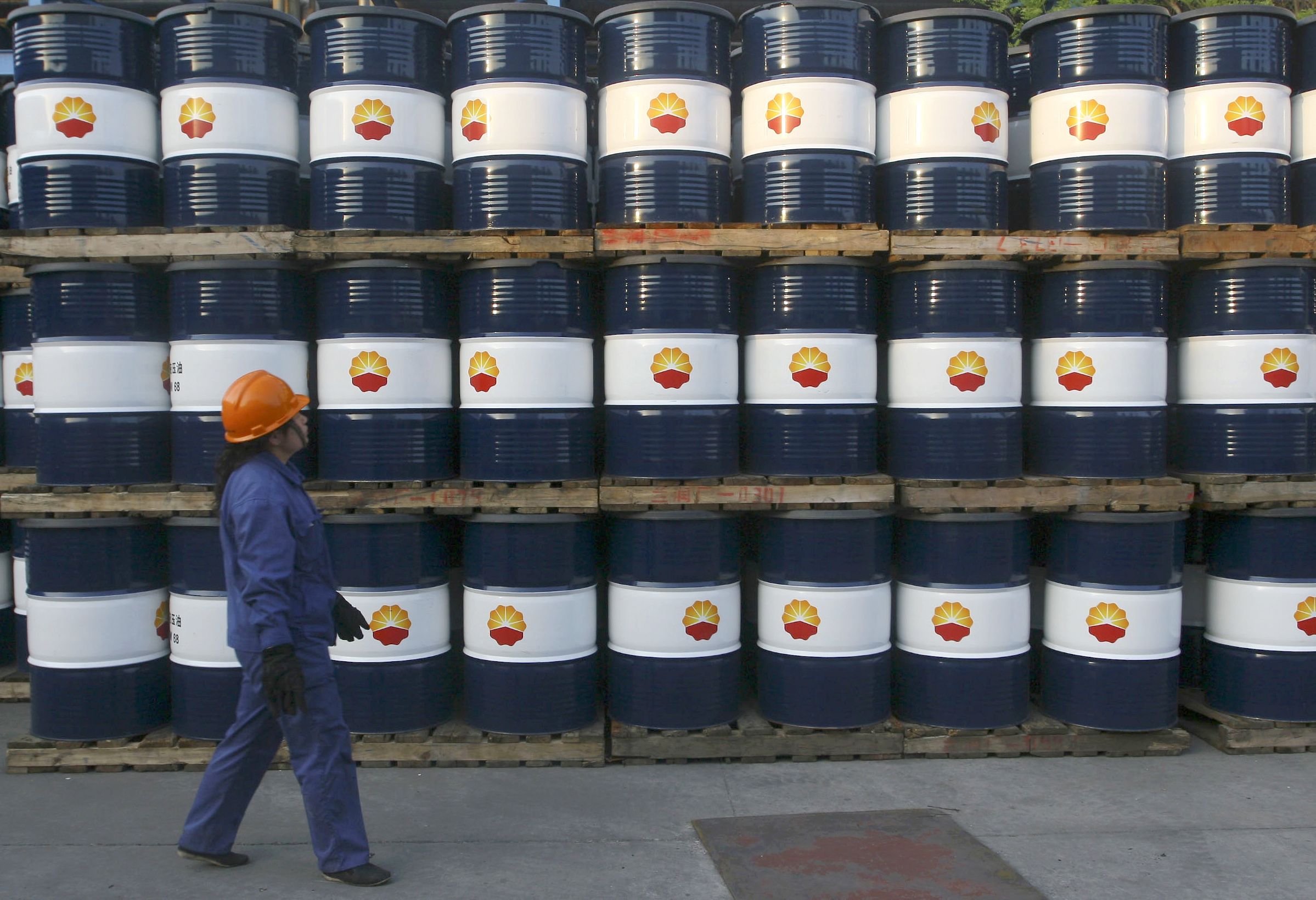 تصویر از واردات نفت خام چین به کمترین مقدار در سال ۲۰۲۱ رسید