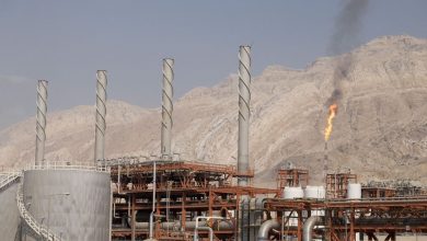 تصویر از رویترز: ماه‌ها طول می‌کشد نفت ایران به بازارهای جهانی برسد