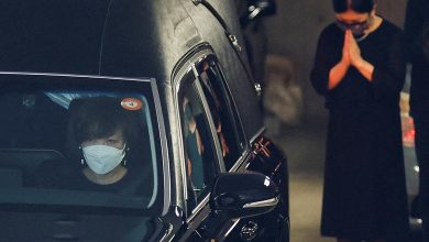 تصویر از عکس: مراسم سوگواری برای آبه