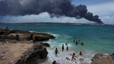 تصویر از اعزام متخصصان ایرانی برای مهار آتش‌سوزی تاسیسات نفتی کوبا