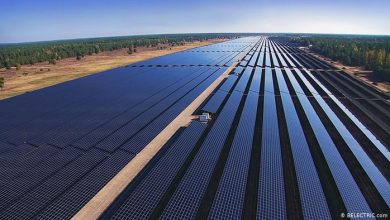 تصویر از بهره برداری از فاز نخست بزرگترین نیروگاه خورشیدی کشور در شهریورماه