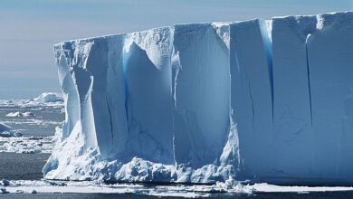 تصویر از استخراج یخ ۵۰ هزار ساله از اعماق قطب برای کشف اسرار تغییرات اقلیمی