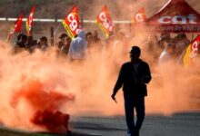 تصویر از اعتصاب کارگران پالایشگاه‌ها در فرانسه ادامه یافت