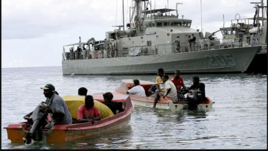 تصویر از بازداشت چهار تونسی از سوی پلیس ایتالیا به اتهام «دزدی دریایی» و سرقت از قایق مهاجران