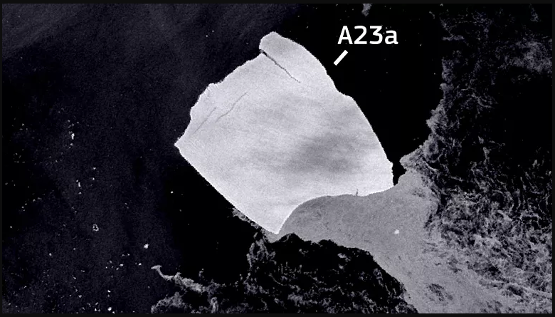 تصویر از از بزرگترین کوه یخ دنیا که به حرکت درآمده است، چه می‌دانیم؟