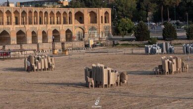 تصویر از جانش بگرفتند و بر پیکرش پایکوبی کردند