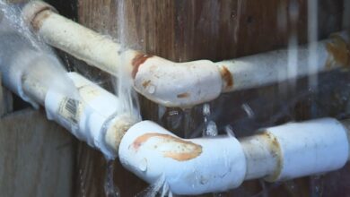 تصویر از دلیل تاخیر در تعویض لوله‌های آب فرسوده بازار تهران