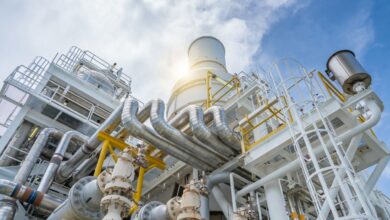 تصویر از مدیر عامل شرکت صنایع ملی پتروشیمی: ۲۰ میلیون تن از ظرفیت پتروشیمی استفاده نمی شود