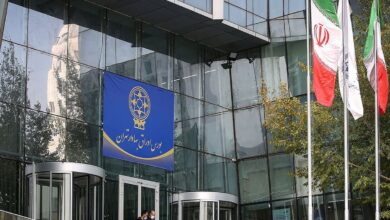 تصویر از ریسکهای مختلف چگونه موجب جاماندگی دلاری بورس شدند؟