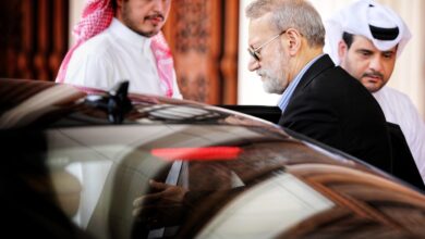 تصویر از لاریجانی در راه عمان