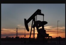 تصویر از قیمت نفت در نزدیکی بالاترین رکورد یک هفتهای خود ثابت ماند