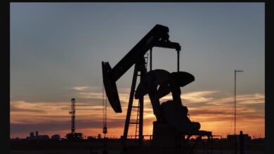 تصویر از قیمت نفت در نزدیکی بالاترین رکورد یک هفتهای خود ثابت ماند