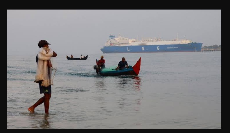 تصویر از وضعیت نفتکش LNG پس از حادثه تنگه هرمز پایدار است